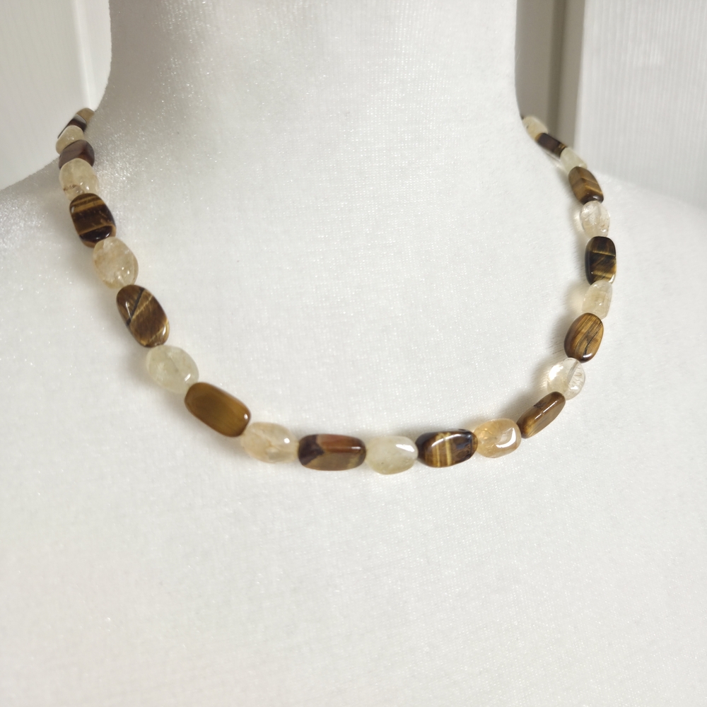 Chic Beaded Necklace in Brown and Cream